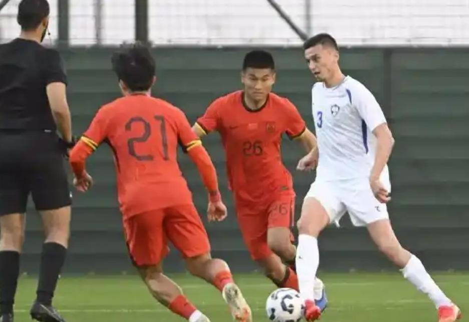 九游娱乐-邵佳一挂帅迪拜不败收官！国足拉练见喜 年轻化补强刻不容缓